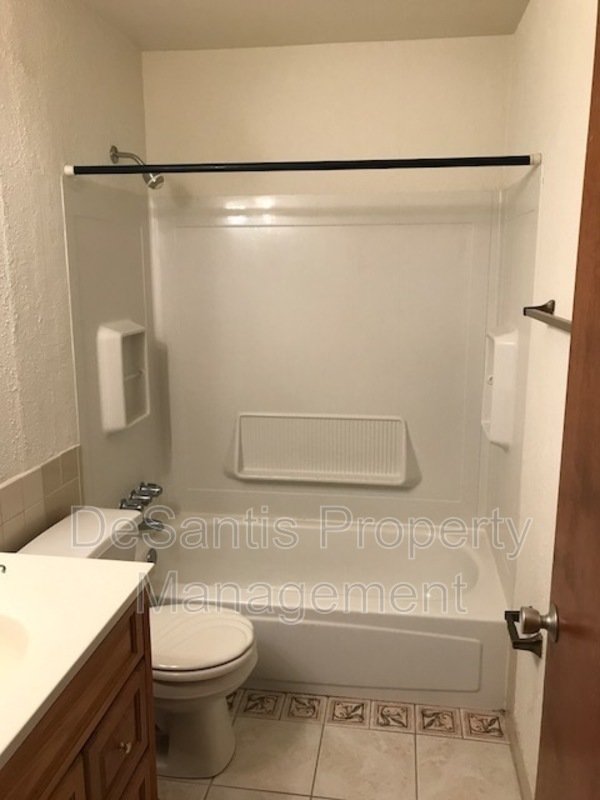 Fresh Updates! 1 Bed 1 Bath - Moon Twp property image