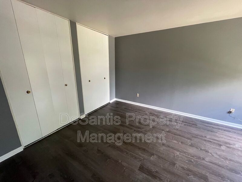 Fresh Updates! 1 Bed 1 Bath - Moon Twp property image