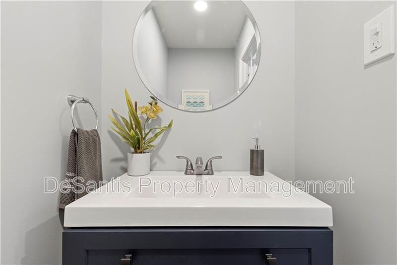 Spacious 4-Bedroom Home with Modern Updates & Private Driveway property image