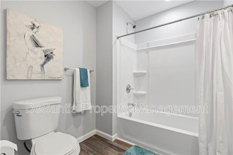 Spacious 4-Bedroom Home with Modern Updates & Private Driveway property image