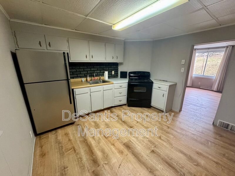 Charming & Updated 2-Bedroom Duplex in the Heart of Leechburg property image