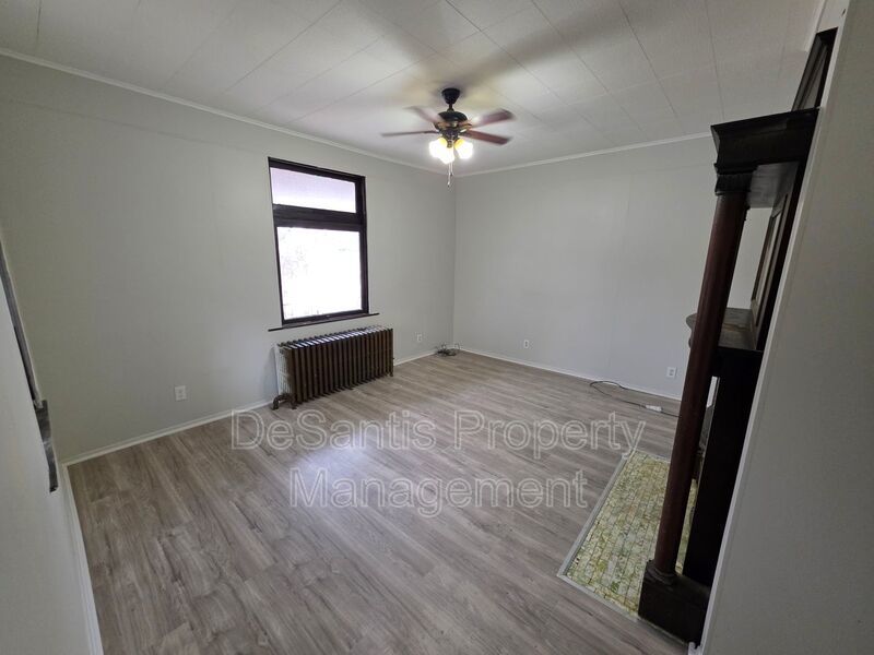 Spacious 3-Bedroom Home with Granite Countertops & Huge Eat-In Kitchen property image