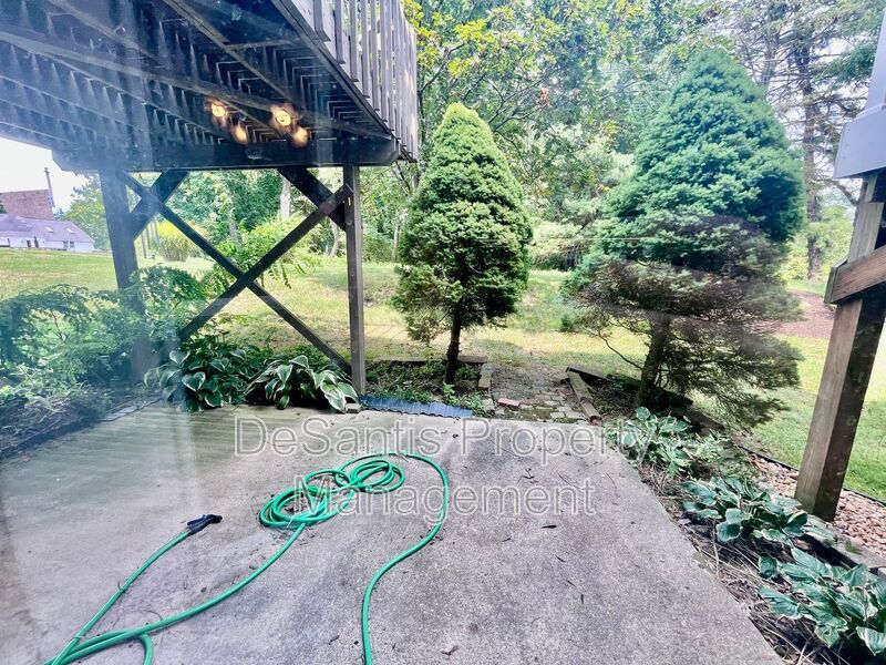 Charming and Spacious 3-Bedroom Home for Rent in Coraopolis property image