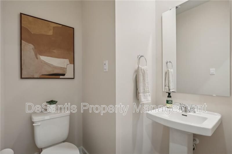 Luxury 4-Bedroom Townhome with Finished Walkout Basement & River Views property image