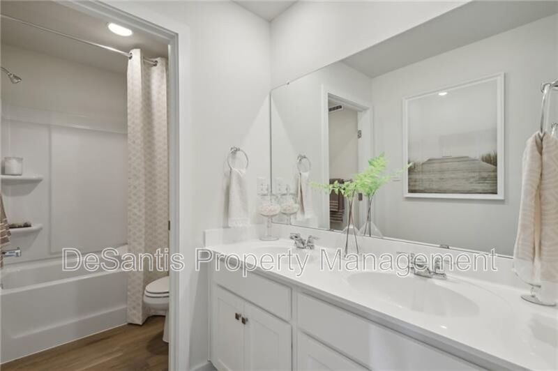 Luxury 4-Bedroom Townhome with Finished Walkout Basement & River Views property image