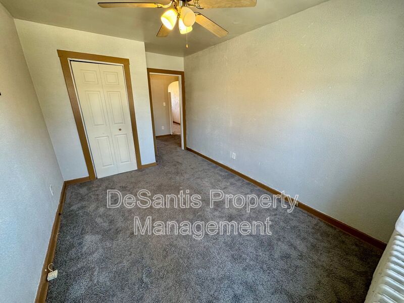 1 Bedroom 1 Bath Apartment in Carnegie property image