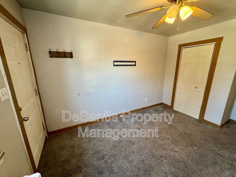 1 Bedroom 1 Bath Apartment in Carnegie property image