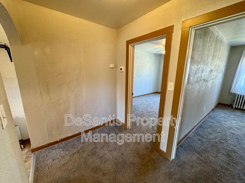 1 Bedroom 1 Bath Apartment in Carnegie property image
