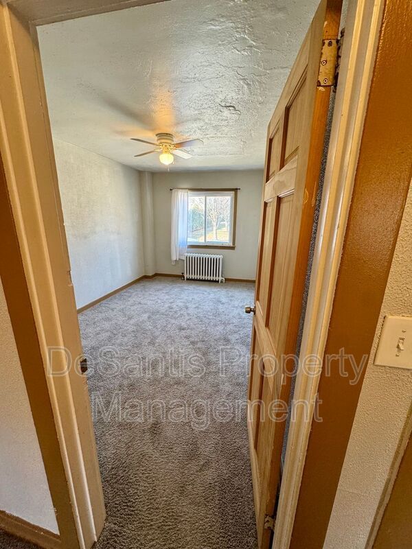 1 Bedroom 1 Bath Apartment in Carnegie property image