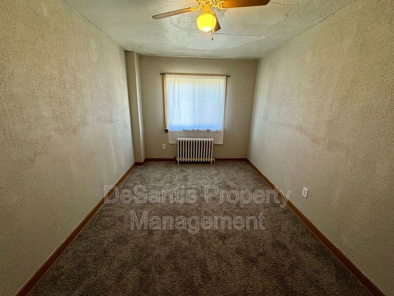 1 Bedroom 1 Bath Apartment in Carnegie property image