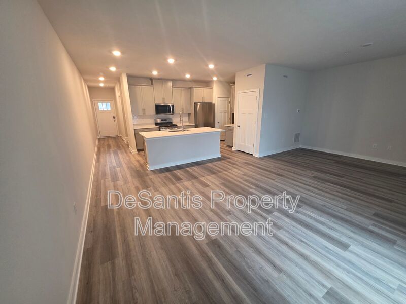 Luxury 4-Bedroom Townhome with Finished Walkout Basement & River Views property image