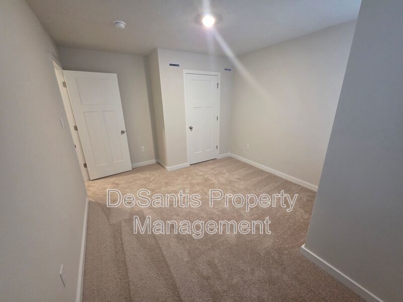 Luxury 4-Bedroom Townhome with Finished Walkout Basement & River Views property image