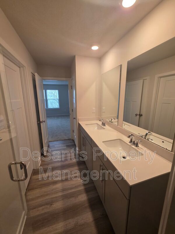 Luxury 4-Bedroom Townhome with Finished Walkout Basement & River Views property image