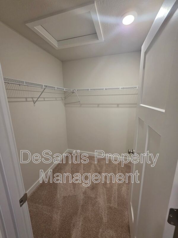 Luxury 4-Bedroom Townhome with Finished Walkout Basement & River Views property image