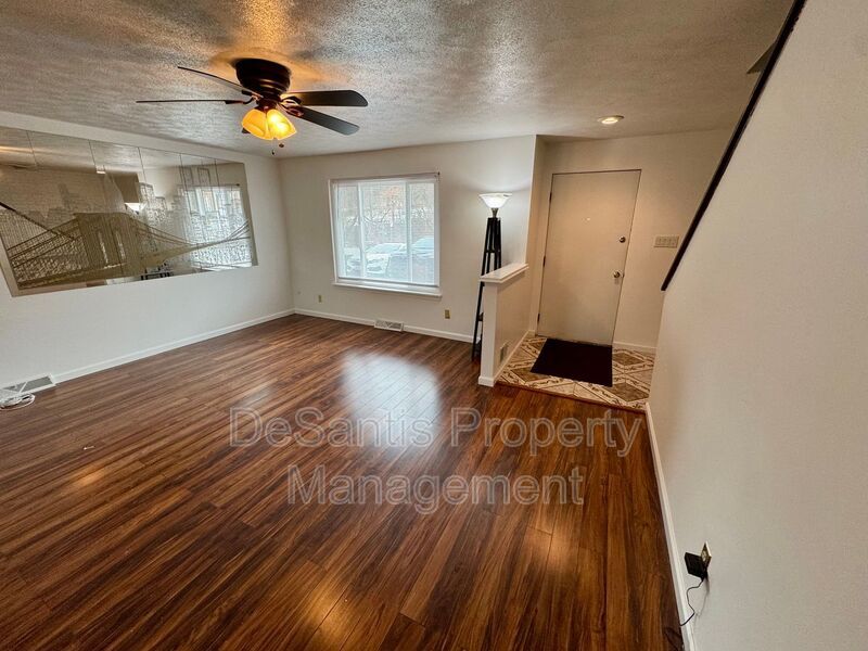 Charming 2 Bed 1.5 Bath in Gibsonia! property image