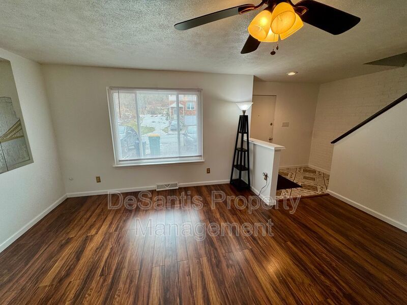 Charming 2 Bed 1.5 Bath in Gibsonia! property image