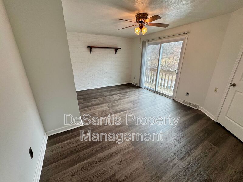 Charming 2 Bed 1.5 Bath in Gibsonia! property image