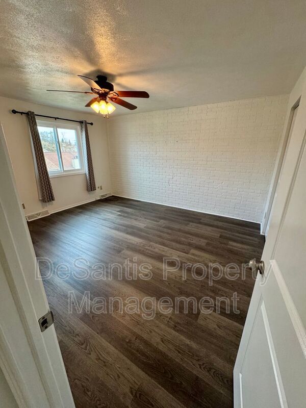 Charming 2 Bed 1.5 Bath in Gibsonia! property image