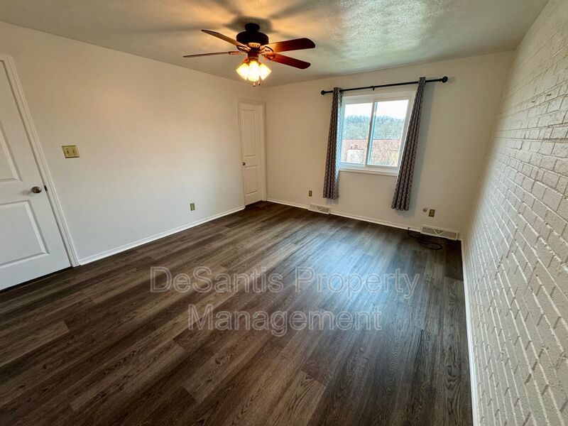 Charming 2 Bed 1.5 Bath in Gibsonia! property image