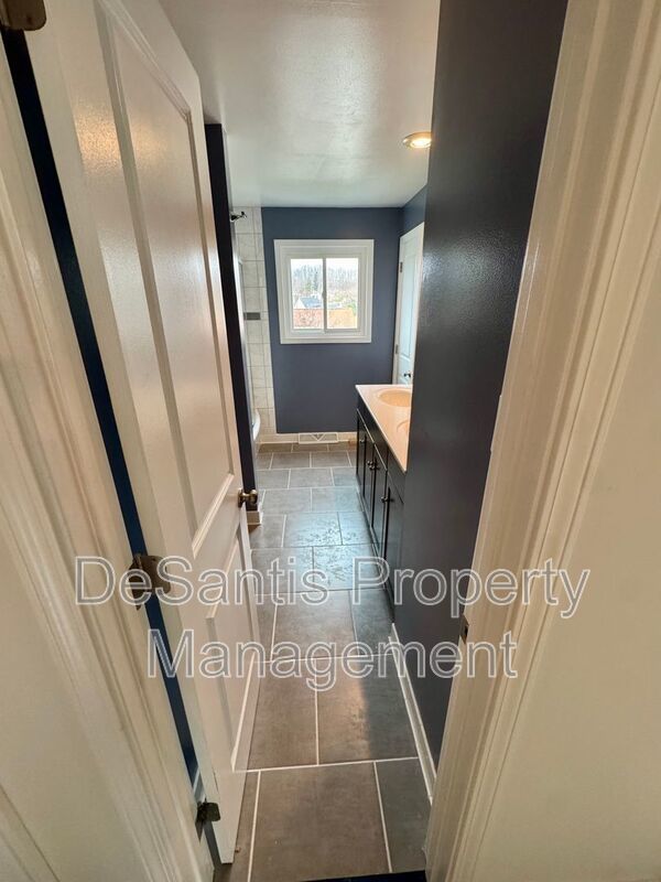 Charming 2 Bed 1.5 Bath in Gibsonia! property image