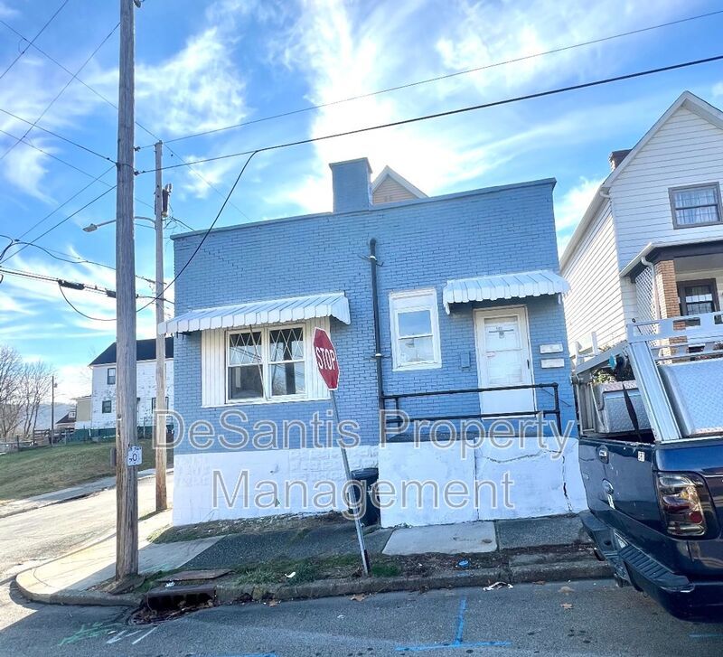 Donora - 1 bedroom 1 Bath - Recently Renovated property image