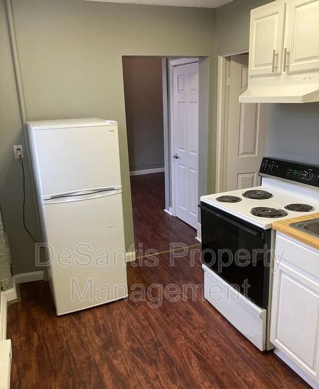 Donora - 1 bedroom 1 Bath - Recently Renovated property image