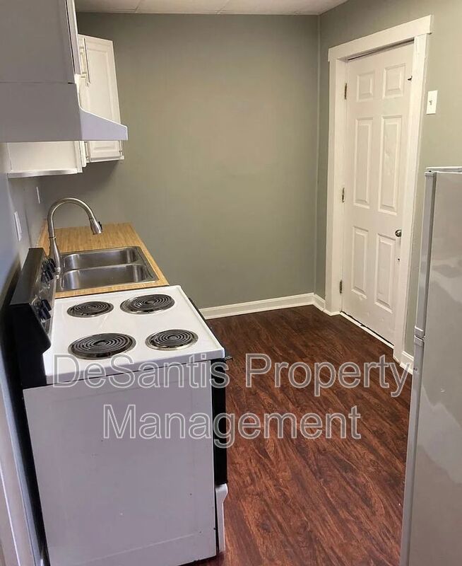 Donora - 1 bedroom 1 Bath - Recently Renovated property image