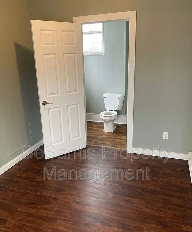 Donora - 1 bedroom 1 Bath - Recently Renovated property image