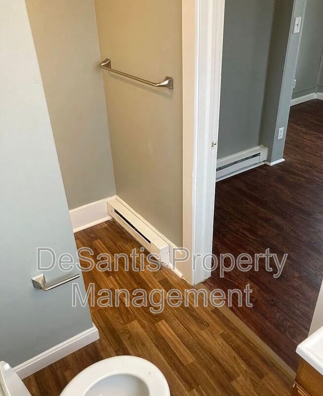 Donora - 1 bedroom 1 Bath - Recently Renovated property image