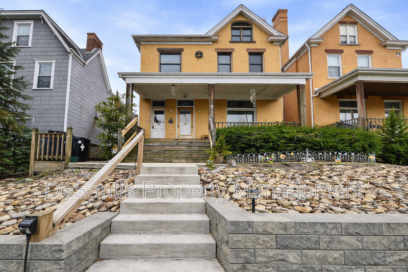 Spacious 3BR + Office | Bright, Updated & Full of Character  in Avalon! property image