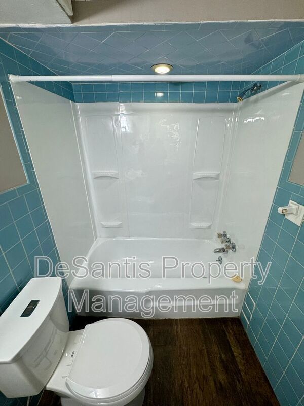 Refreshed 2 Bedroom 1 Bathroom in New Kensington! property image