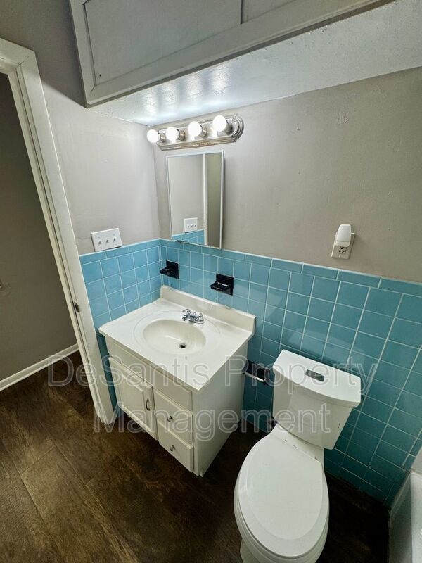 Refreshed 2 Bedroom 1 Bathroom in New Kensington! property image