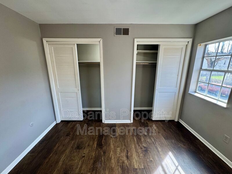 Refreshed 2 Bedroom 1 Bathroom in New Kensington! property image