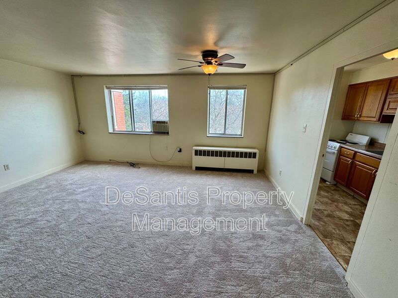 Beautifully maintained 1 Bedroom 1 Bathroom in West View! property image