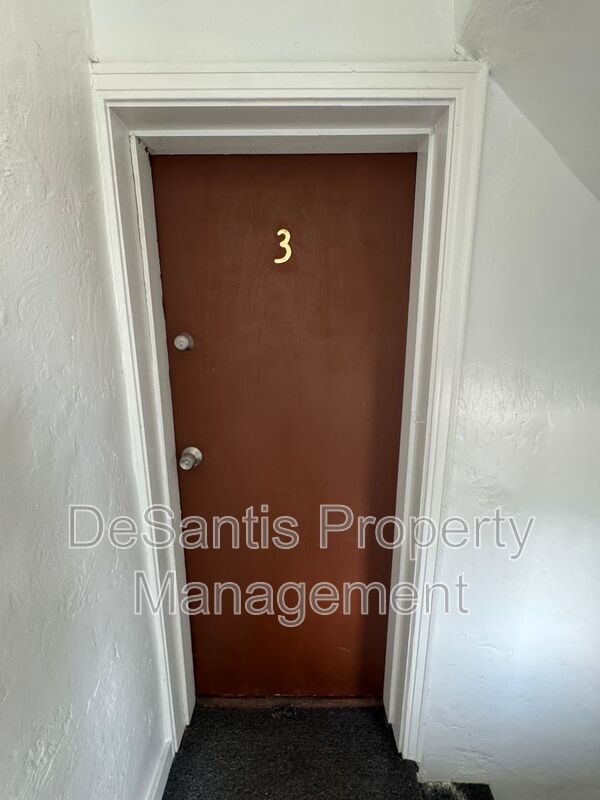 Charming 1 Bed 1 Bath - Sheraden property image