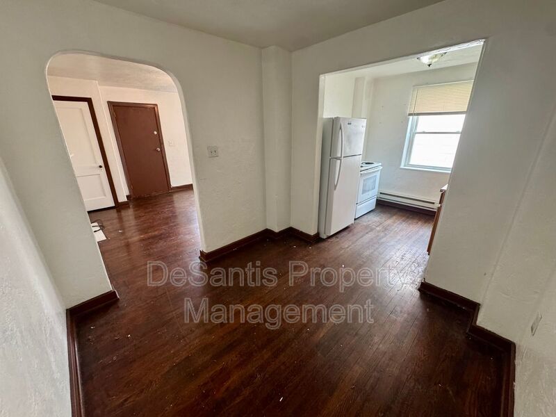Charming 1 Bed 1 Bath - Sheraden property image