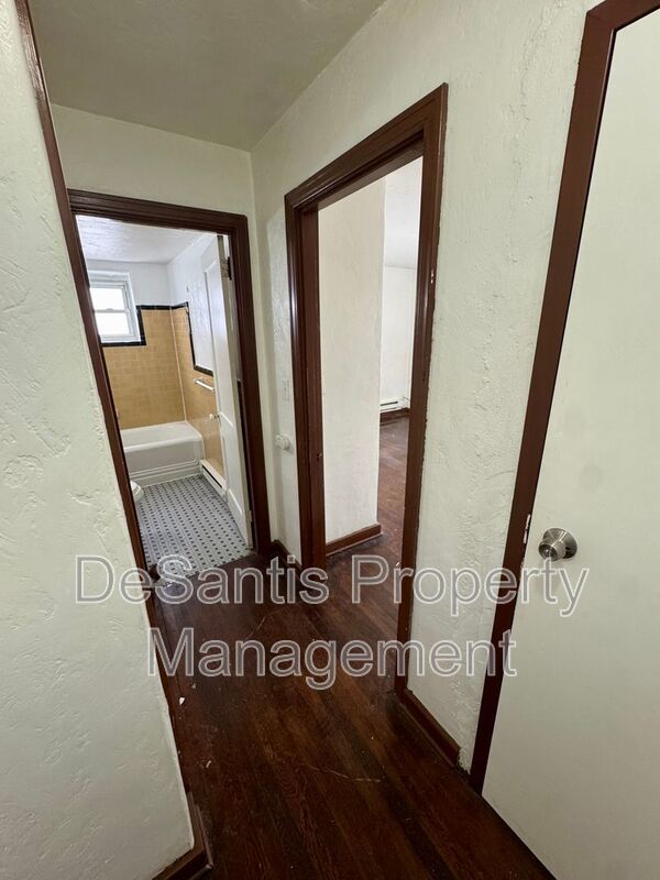 Charming 1 Bed 1 Bath - Sheraden property image
