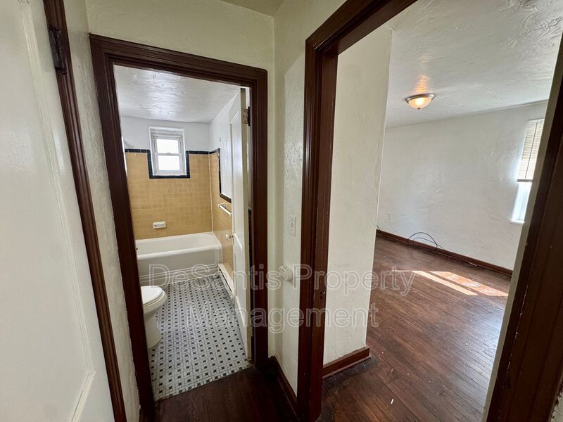 Charming 1 Bed 1 Bath - Sheraden property image