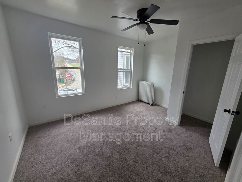 3-bedroom, 1-bath apartment in Wilmerding property image