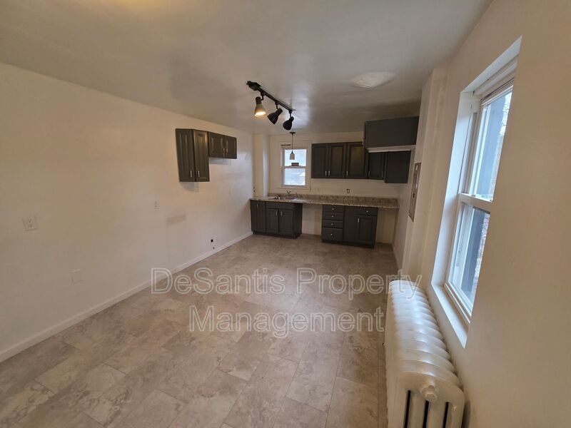 3 Bedroom 1 bath in Wilmerding property image