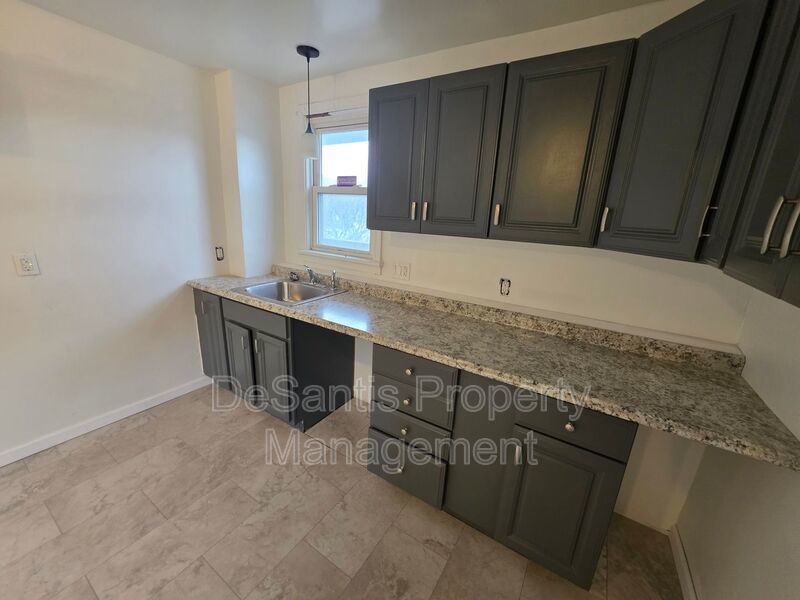 3 Bedroom 1 bath in Wilmerding property image