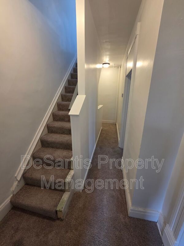 3 Bedroom 1 bath in Wilmerding property image