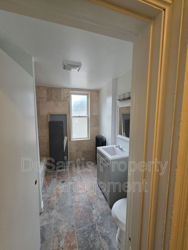 3 Bedroom 1 bath in Wilmerding property image