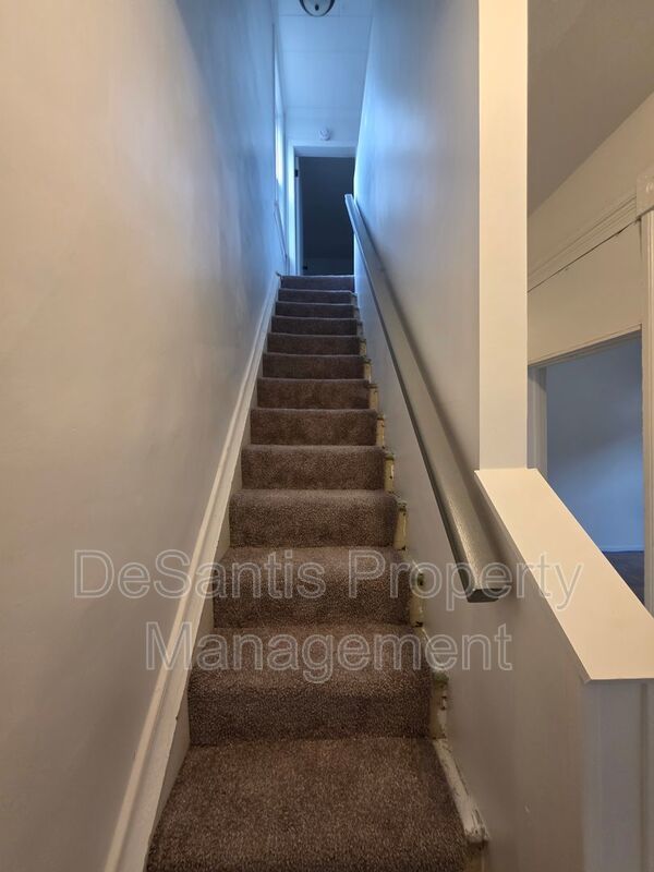 3 Bedroom 1 bath in Wilmerding property image