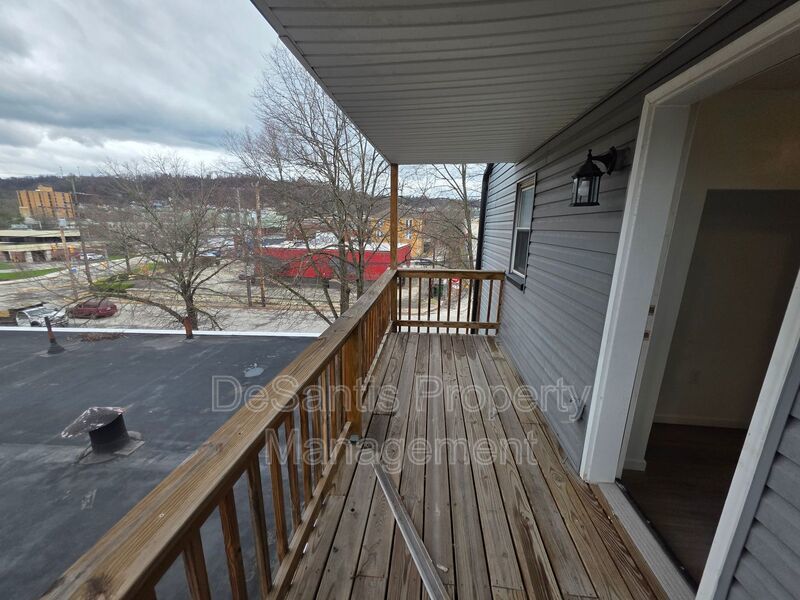3 Bedroom 1 bath in Wilmerding property image
