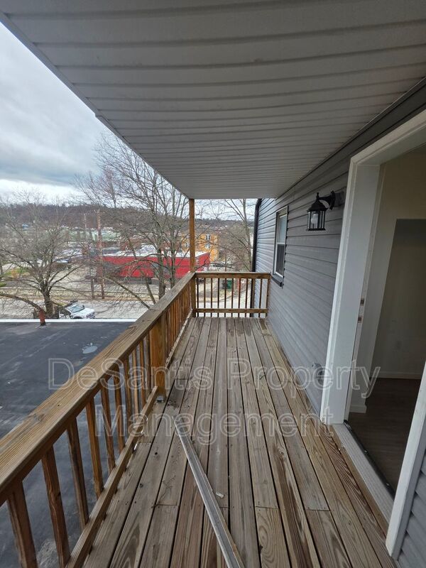 3 Bedroom 1 bath in Wilmerding property image