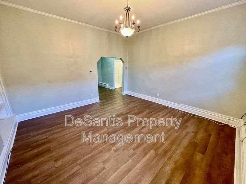 Charming 1 Bedroom 1 Bath Apartment in Downtown Sewickley property image