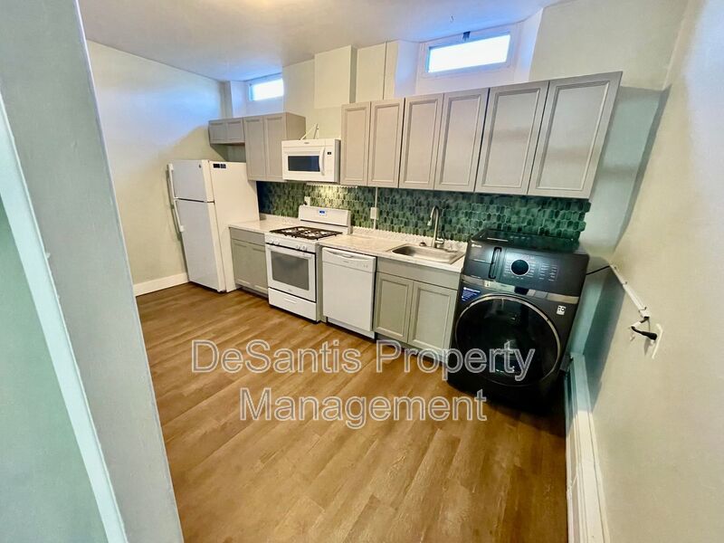Charming 1 Bedroom 1 Bath Apartment in Downtown Sewickley property image