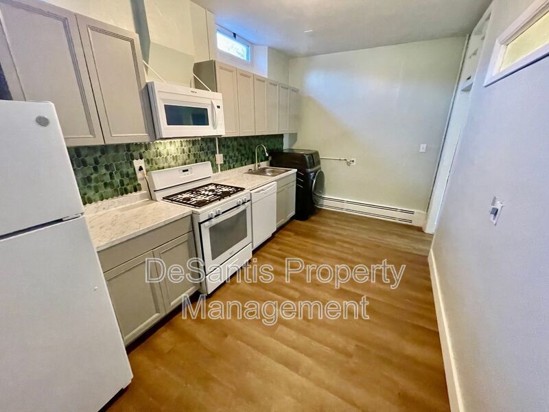 Charming 1 Bedroom 1 Bath Apartment in Downtown Sewickley property image