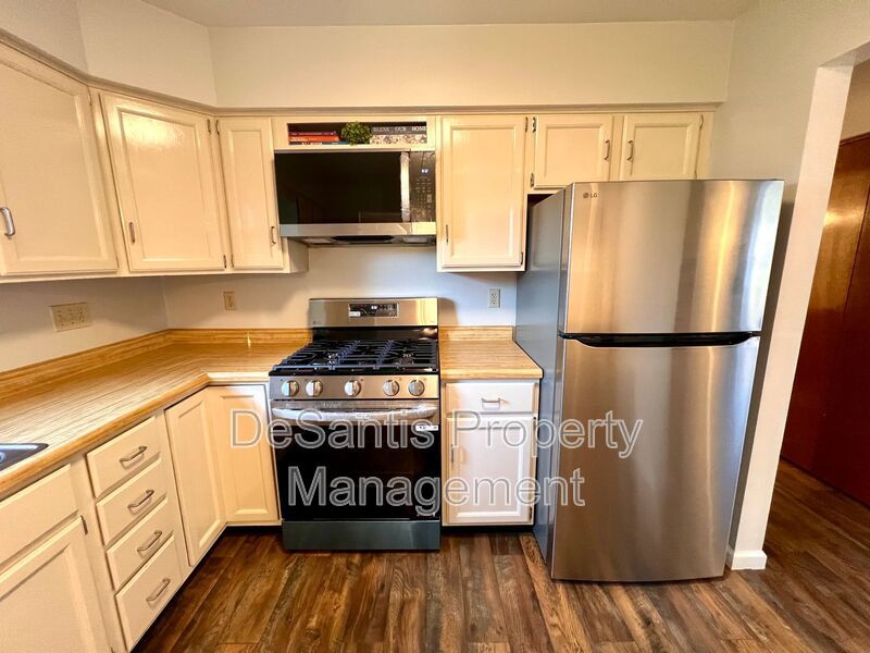 Apple Hill Community - 3 Bedroom 2 Bathroom - Beautiful Home for Rent! property image